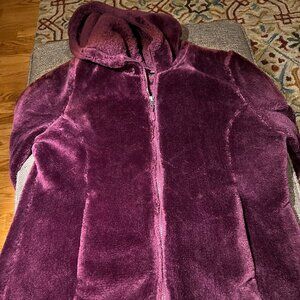 Womens-Hooded-Plush-Jacket-with-Pockets-in-Cranberry